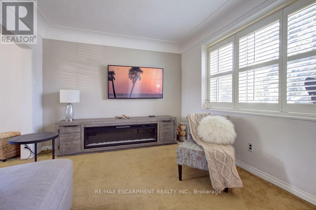 Photo 6 of 402 Crockett Street, Hamilton ON