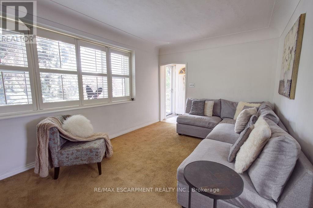 Photo 7 of 402 Crockett Street, Hamilton ON