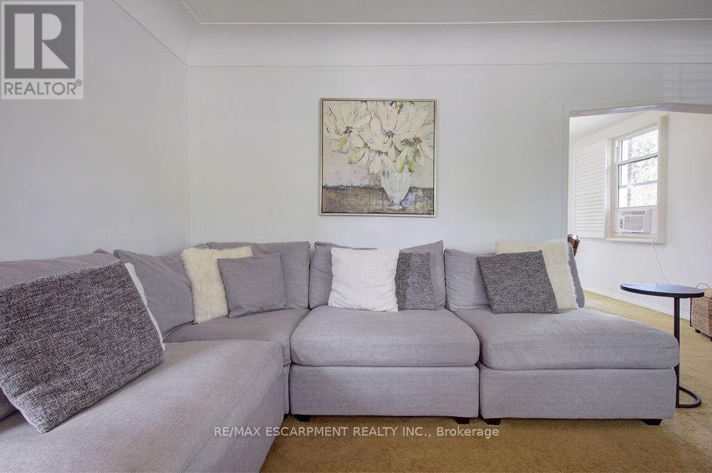 Photo 8 of 402 Crockett Street, Hamilton ON