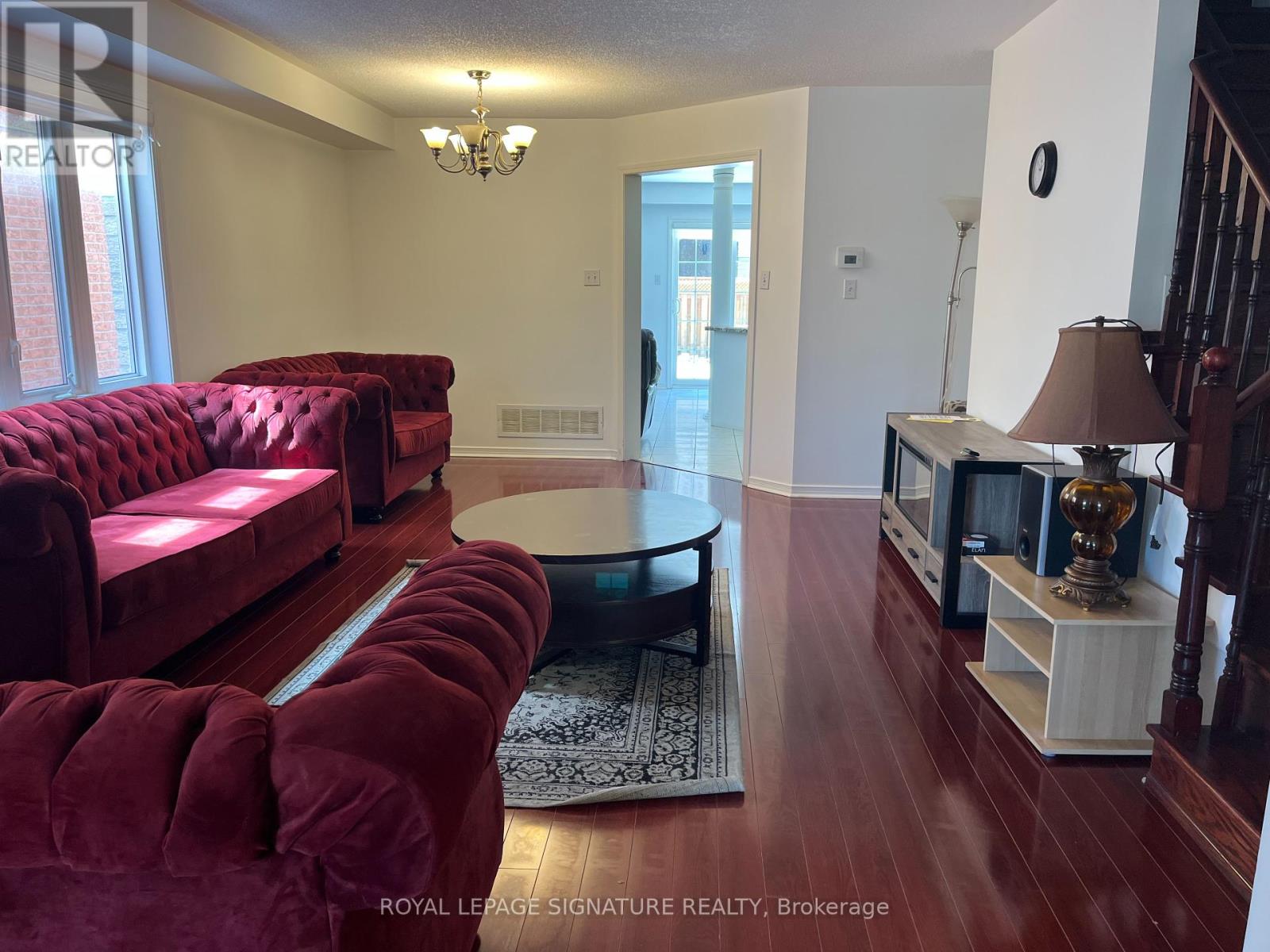 Photo 6 of 103 Native Landing, Brampton ON