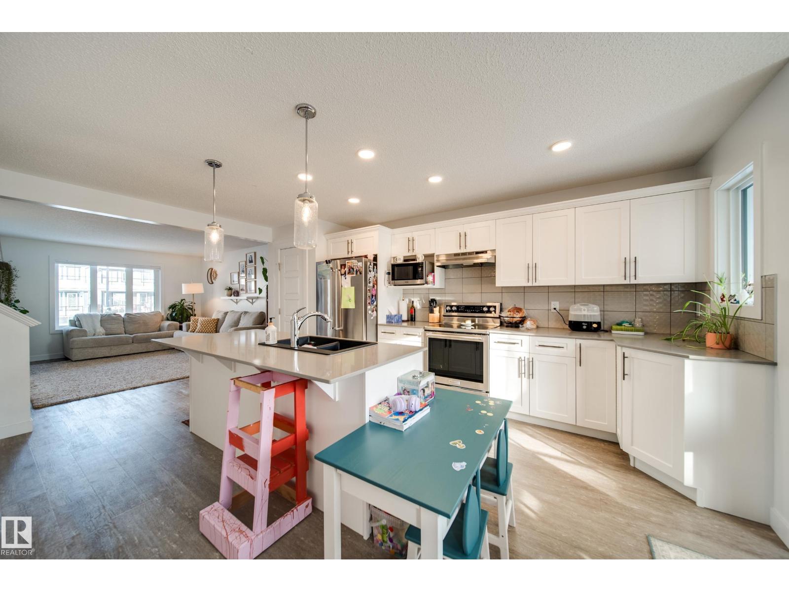 Photo 20 of 1263 Sandstone Bv, Sherwood Park AB