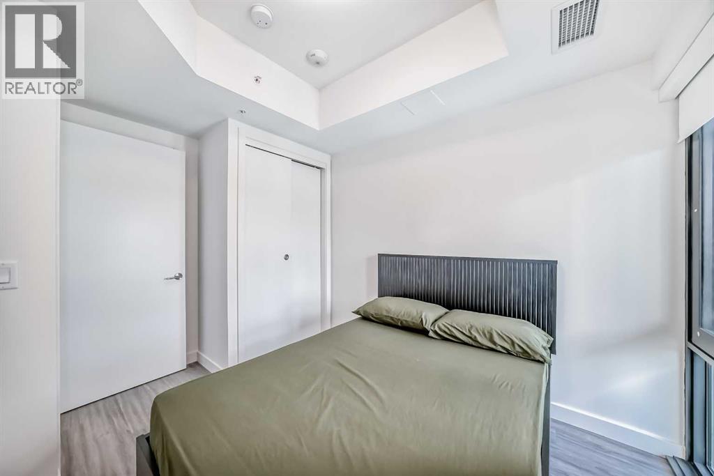 Single Family House for Sale in    Avenue SW Eau Claire Calgary 