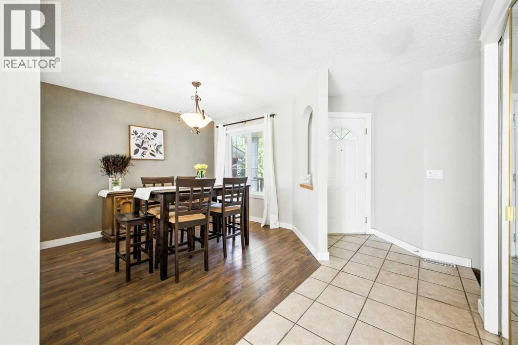 Photo 4 of 58 Tuscany Ridge View Nw, Calgary AB