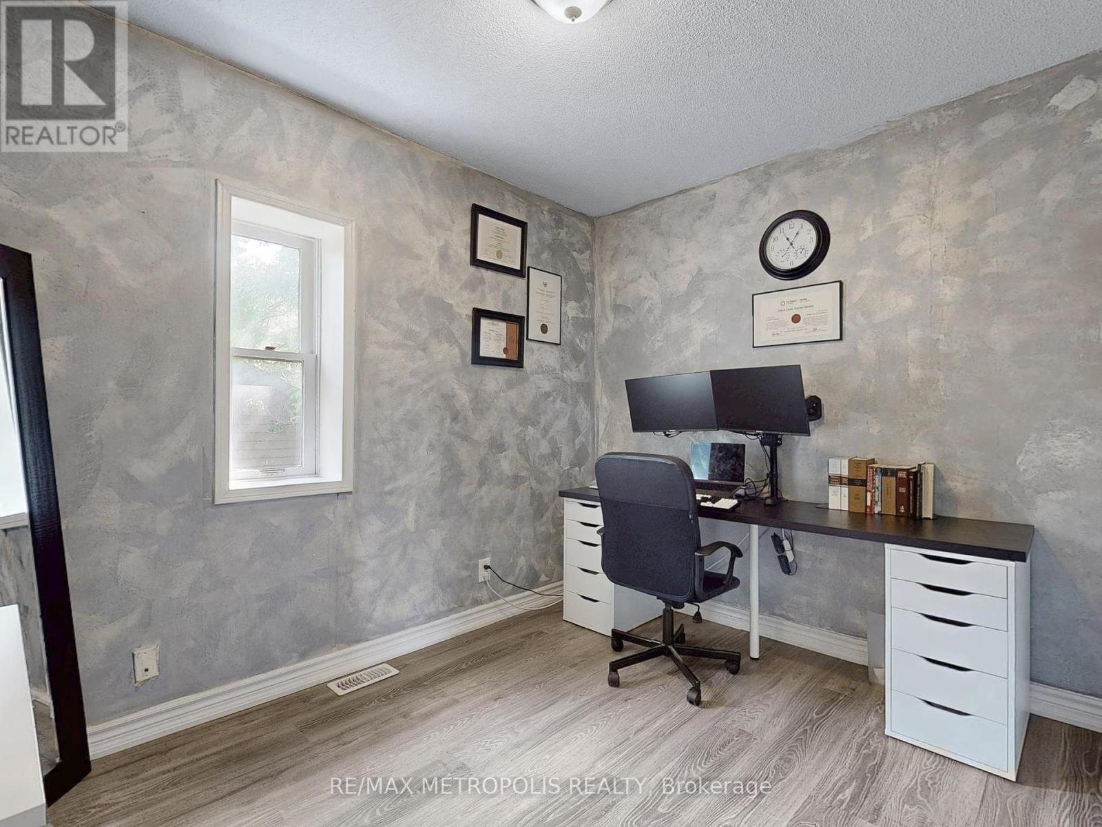 Photo 22 of 1000 Elgin Street, Newmarket ON
