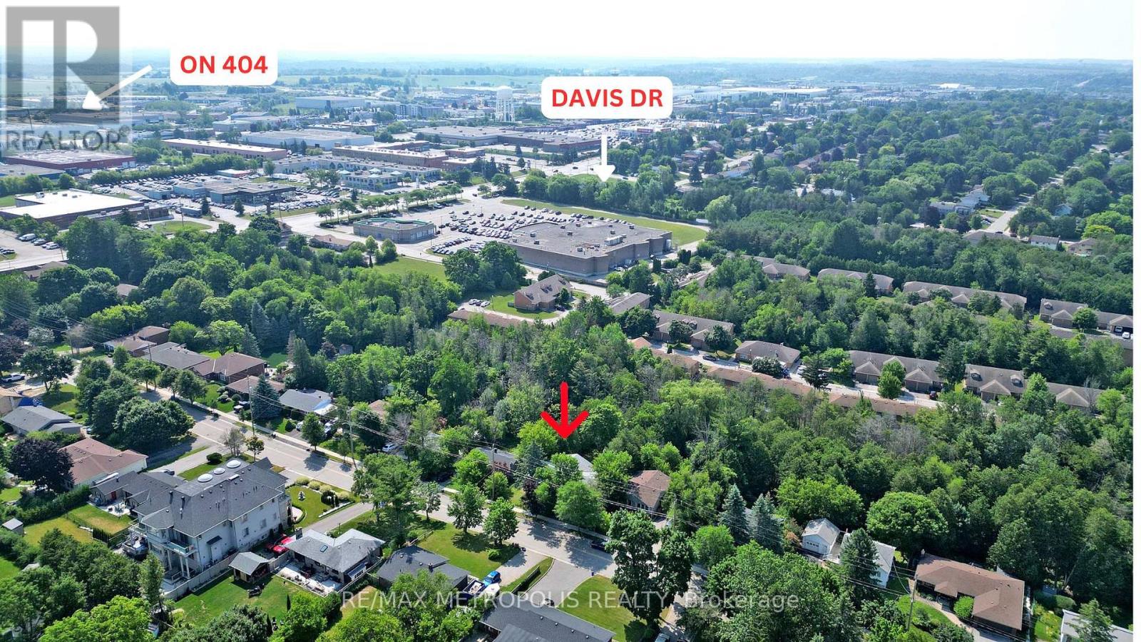 Photo 32 of 1000 Elgin Street, Newmarket ON