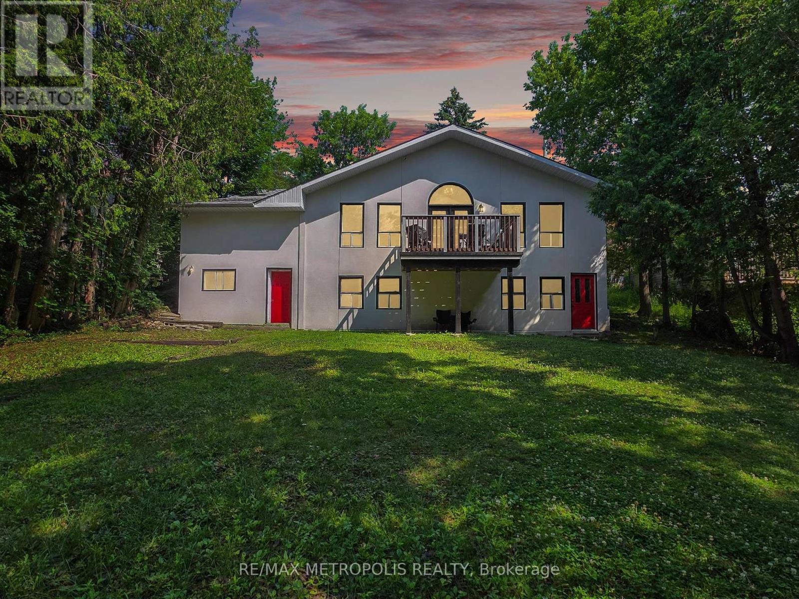 Photo 33 of 1000 Elgin Street, Newmarket ON
