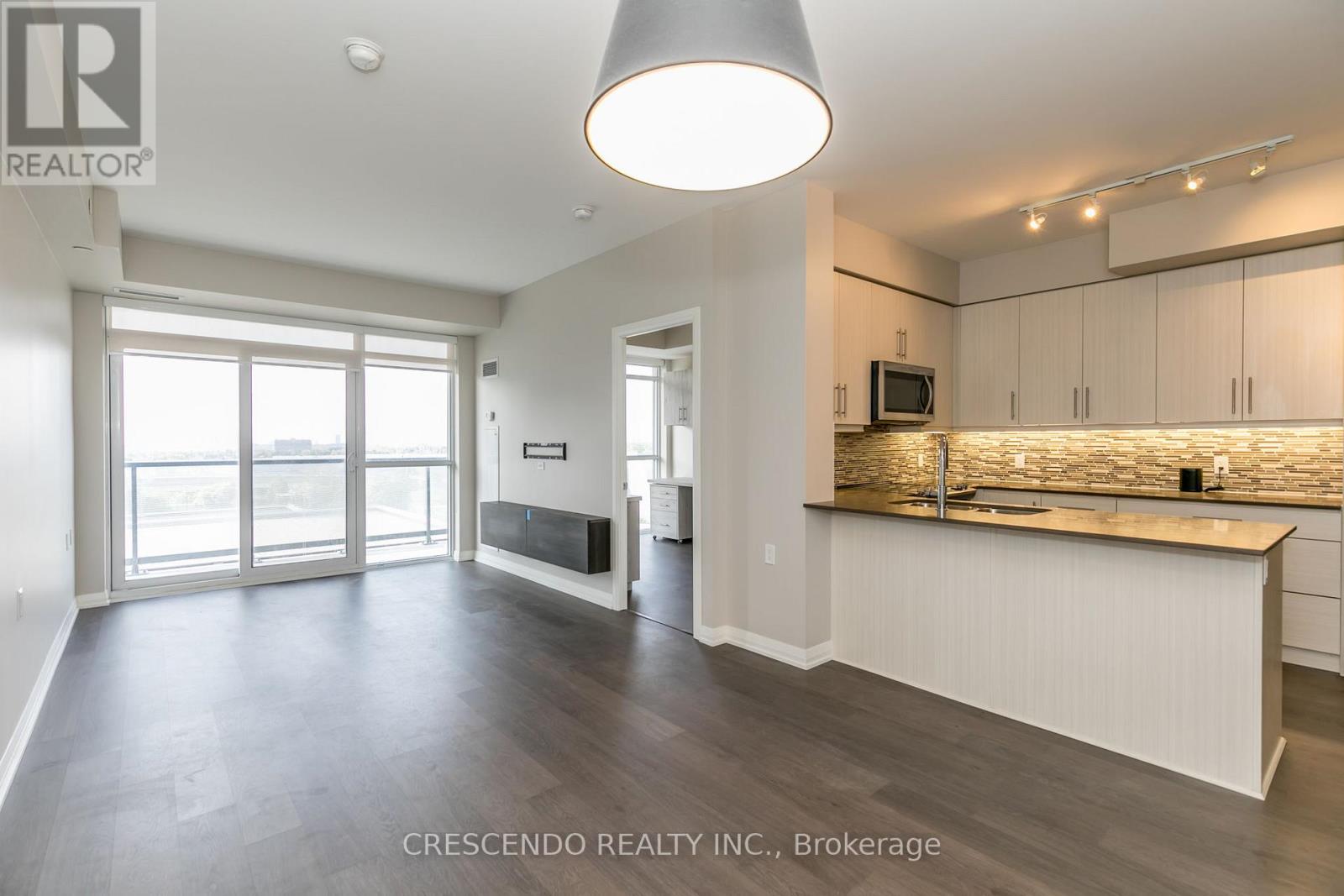 Photo 16 of 603 65 Oneida Crescent, Richmond Hill ON