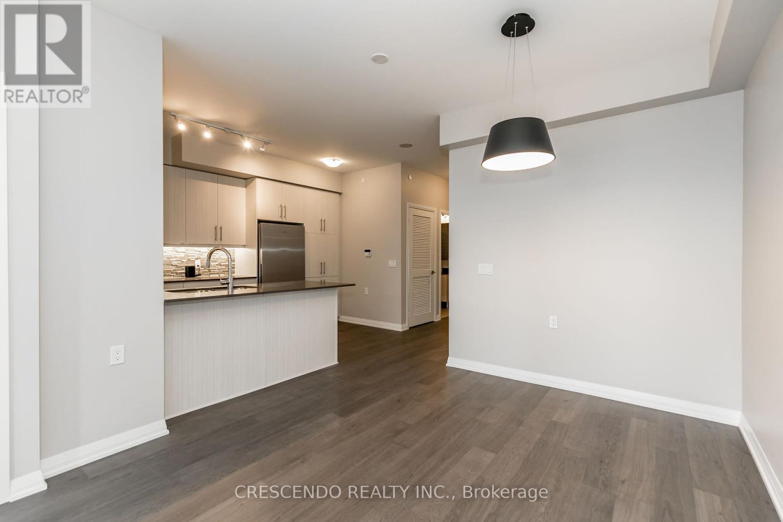 Photo 20 of 603 65 Oneida Crescent, Richmond Hill ON