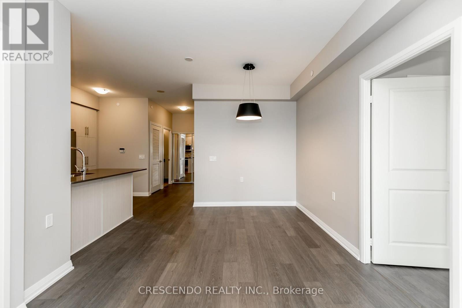 Photo 21 of 603 65 Oneida Crescent, Richmond Hill ON