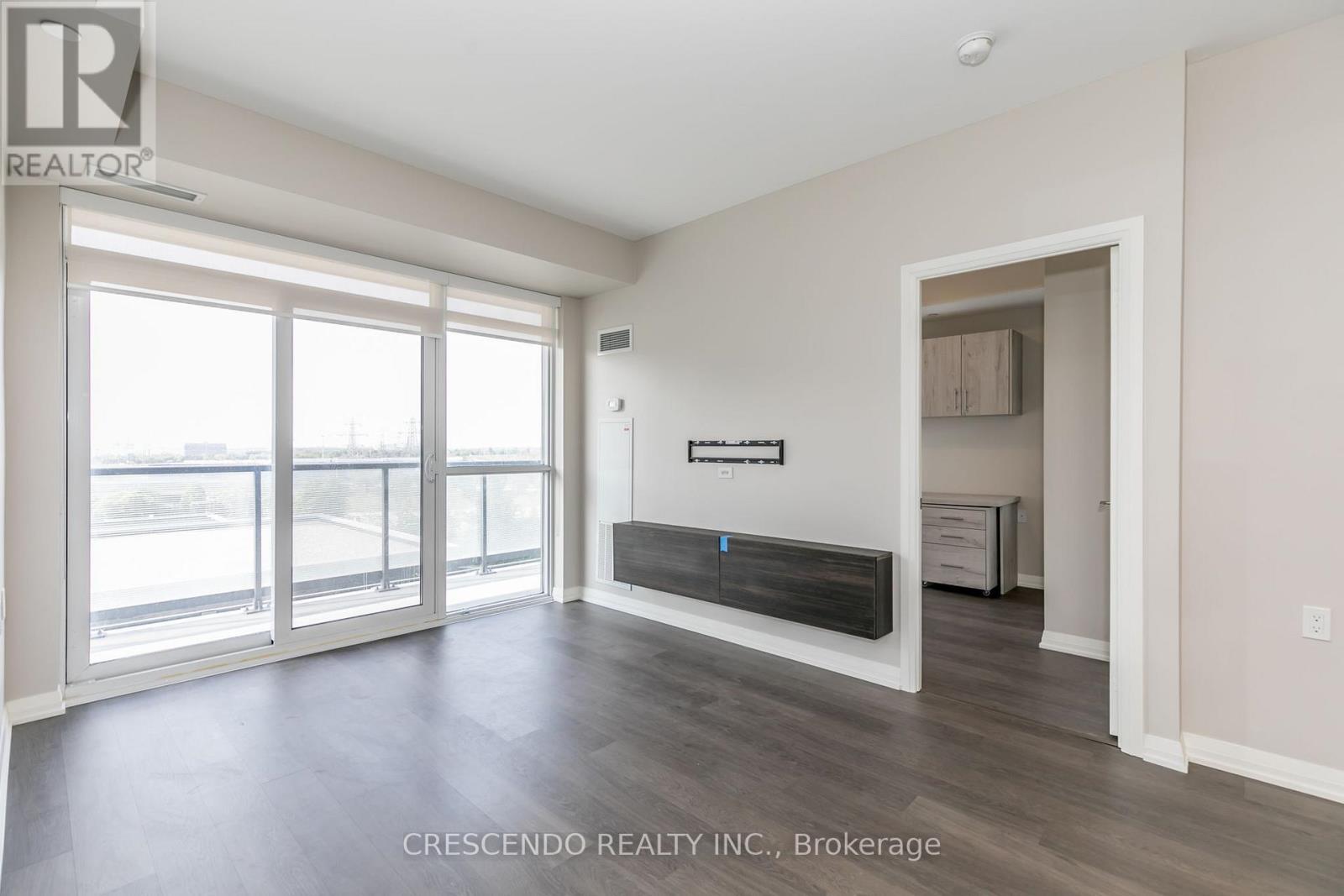 Photo 22 of 603 65 Oneida Crescent, Richmond Hill ON