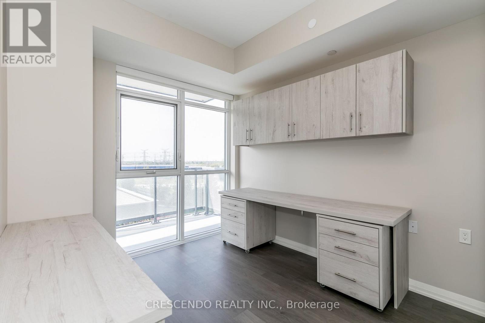 Photo 25 of 603 65 Oneida Crescent, Richmond Hill ON