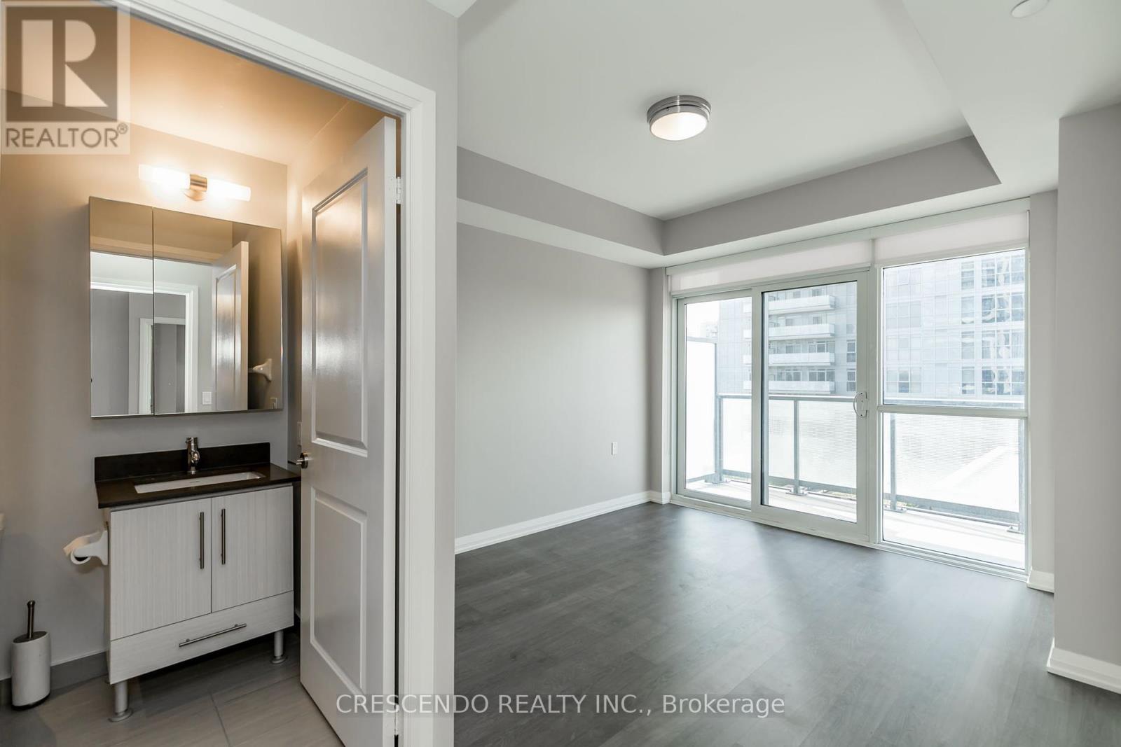 Photo 27 of 603 65 Oneida Crescent, Richmond Hill ON