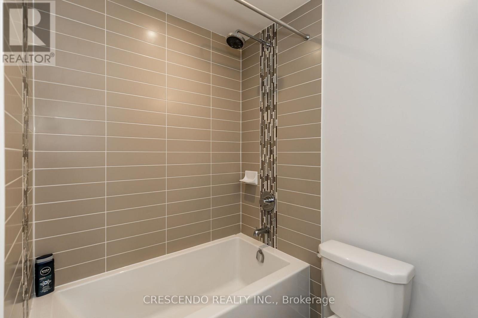 Photo 31 of 603 65 Oneida Crescent, Richmond Hill ON