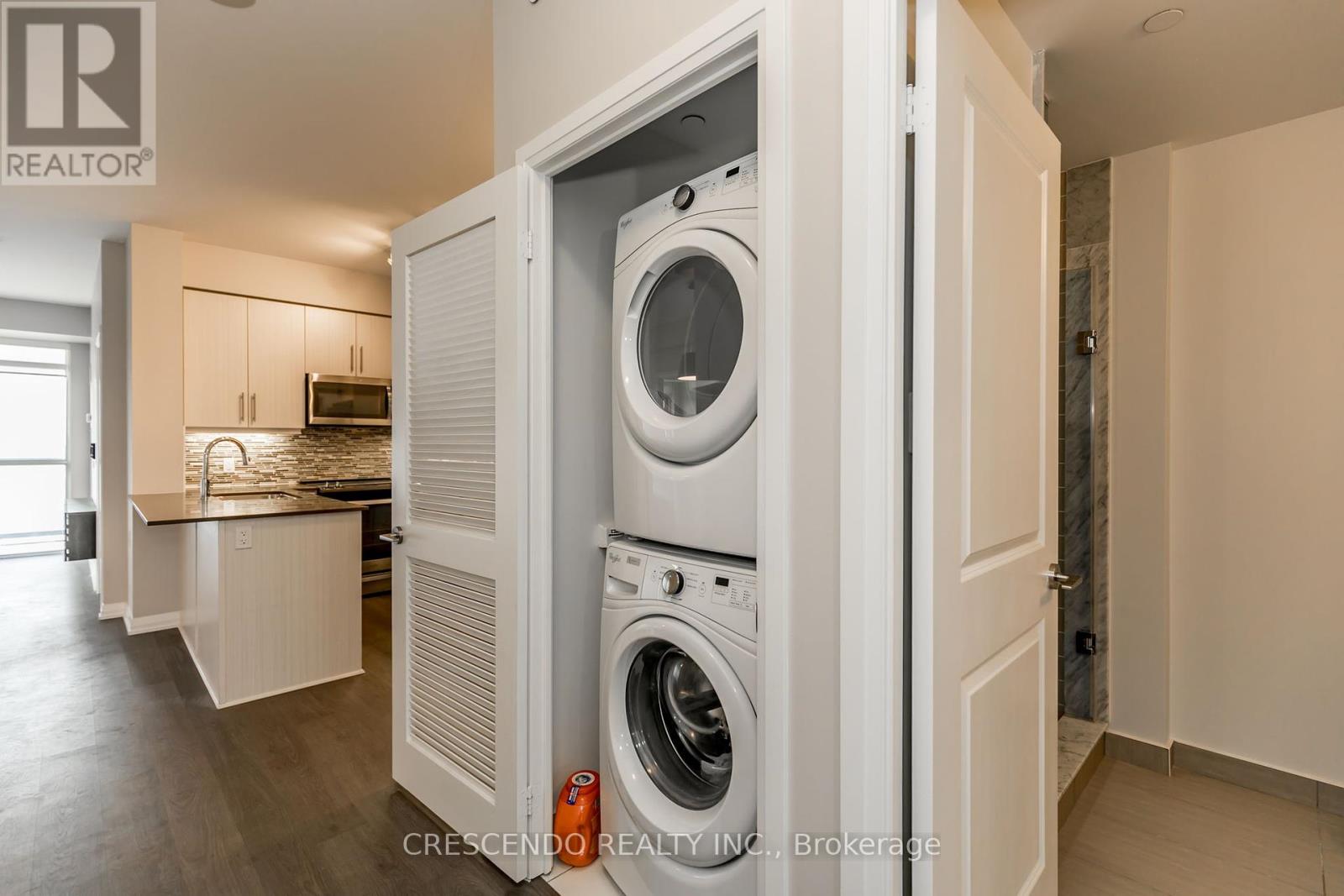 Photo 35 of 603 65 Oneida Crescent, Richmond Hill ON
