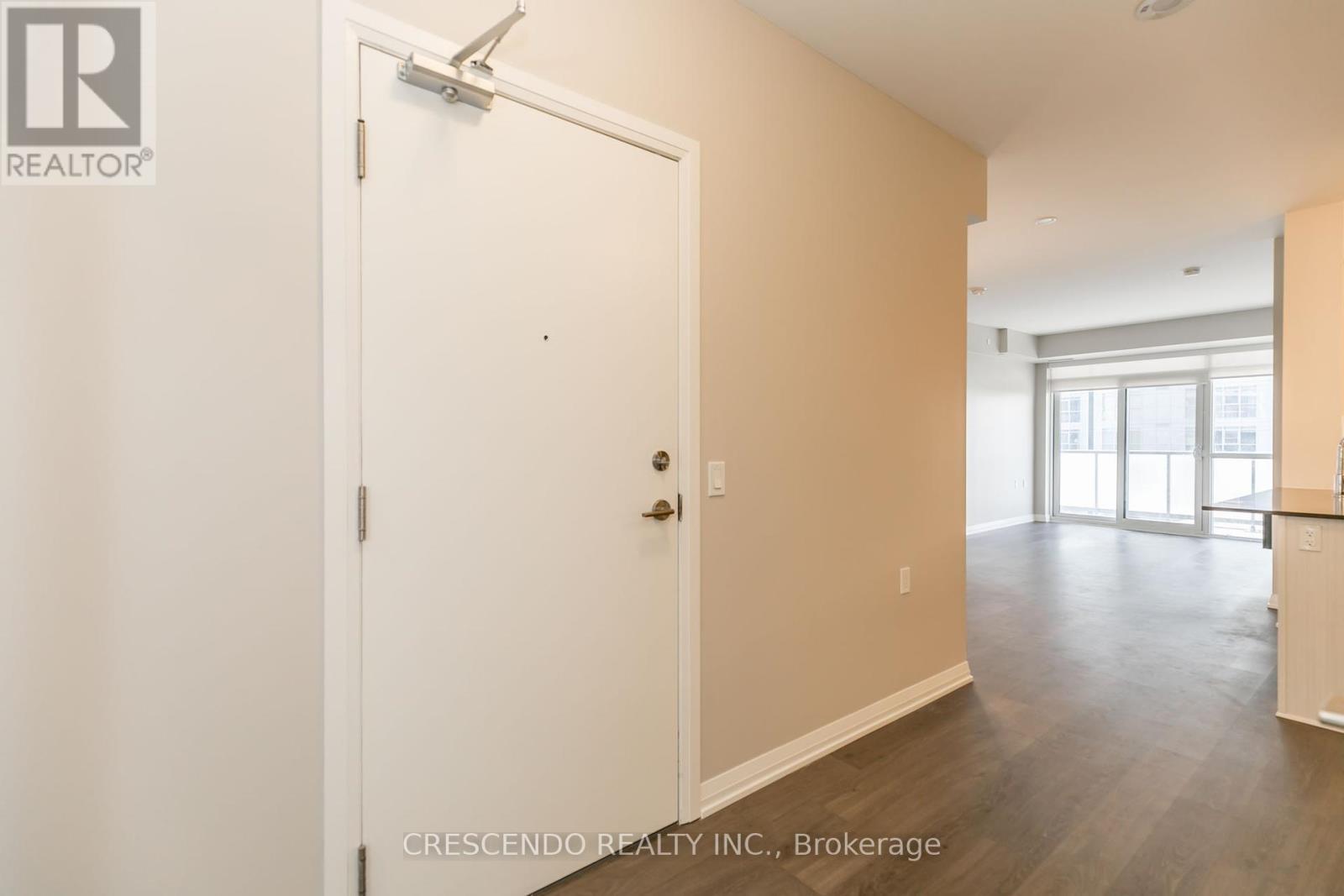 Photo 7 of 603 65 Oneida Crescent, Richmond Hill ON