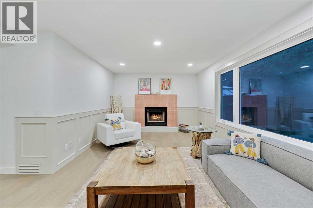Single Family House for Sale in  Woodbriar Circle SW Woodbine Calgary 