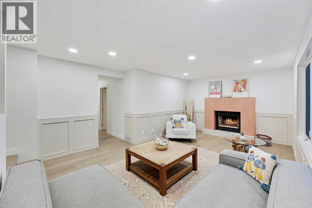 Single Family House for Sale in  Woodbriar Circle SW Woodbine Calgary 