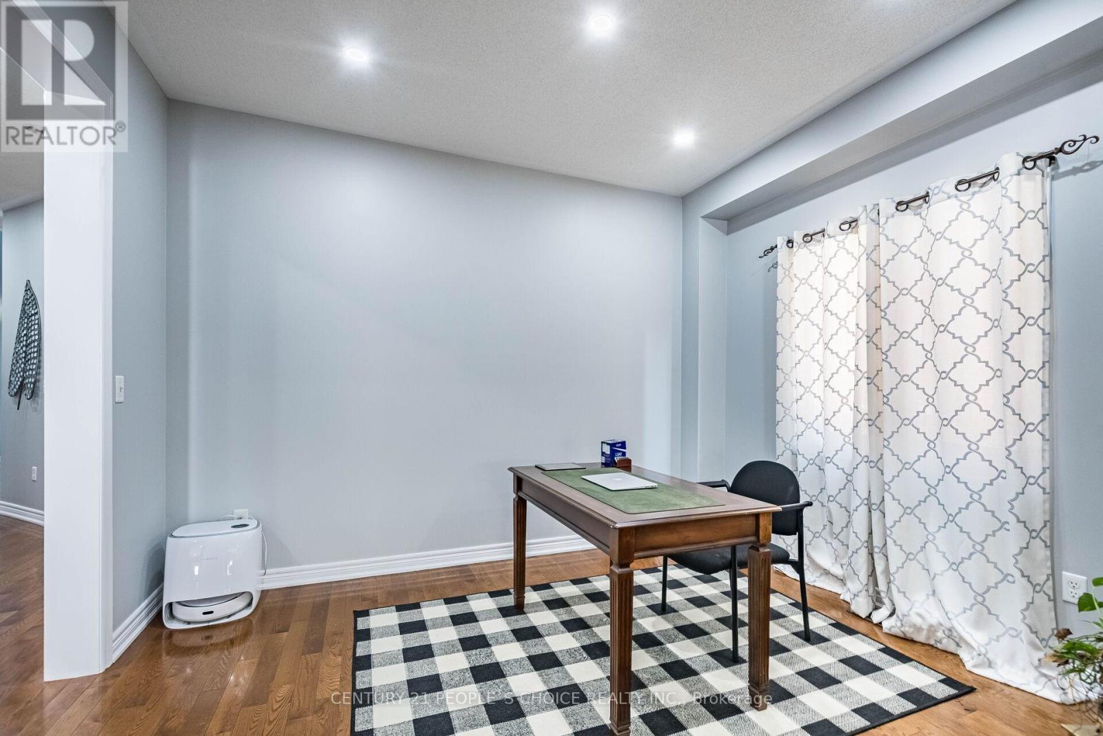 Photo 10 of 9 Mellowood Avenue, Brampton ON