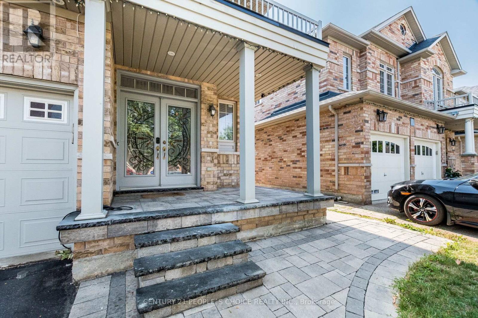 Photo 2 of 9 Mellowood Avenue, Brampton ON