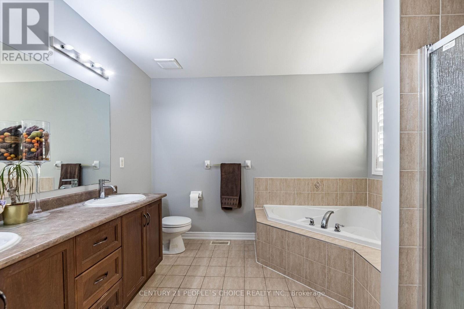 Photo 24 of 9 Mellowood Avenue, Brampton ON