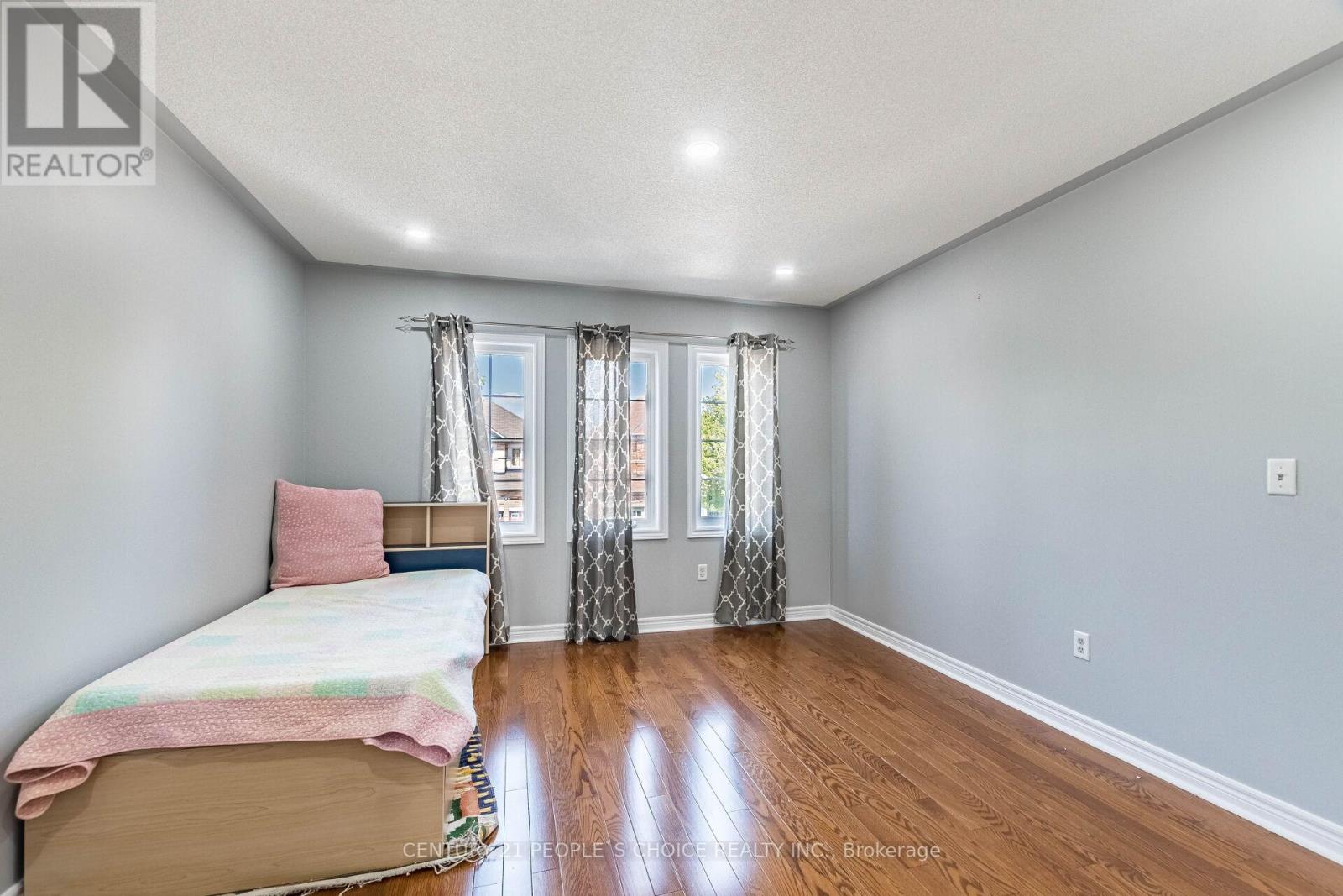 Photo 25 of 9 Mellowood Avenue, Brampton ON