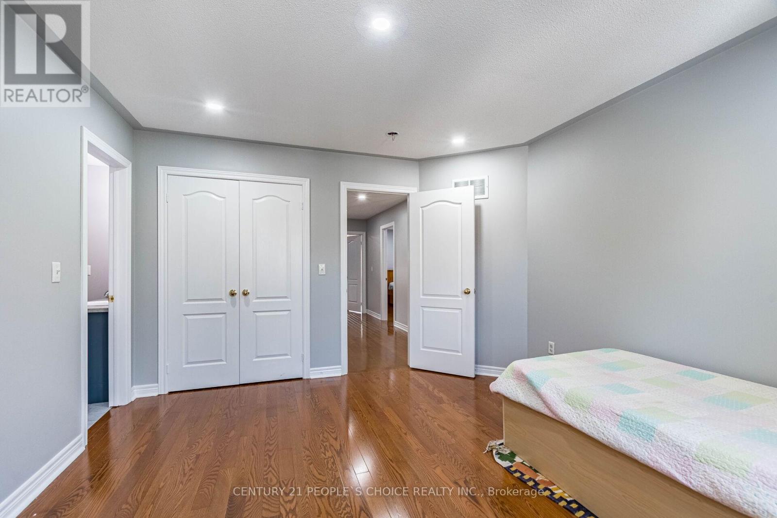Photo 26 of 9 Mellowood Avenue, Brampton ON