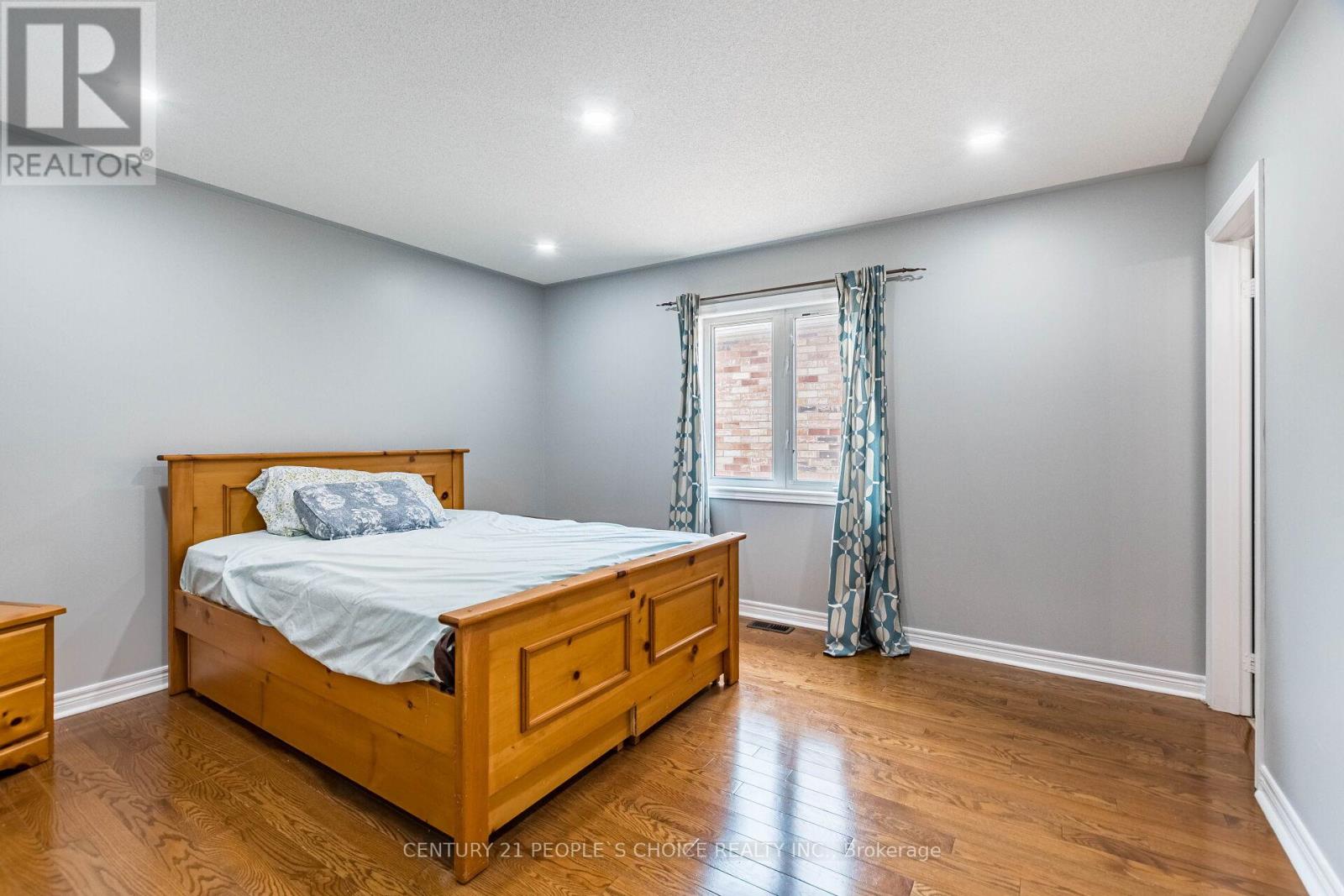 Photo 31 of 9 Mellowood Avenue, Brampton ON