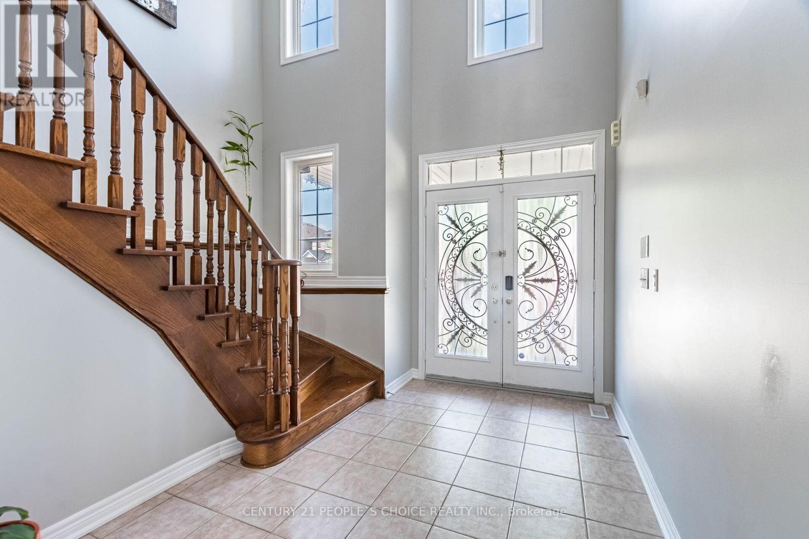 Photo 4 of 9 Mellowood Avenue, Brampton ON