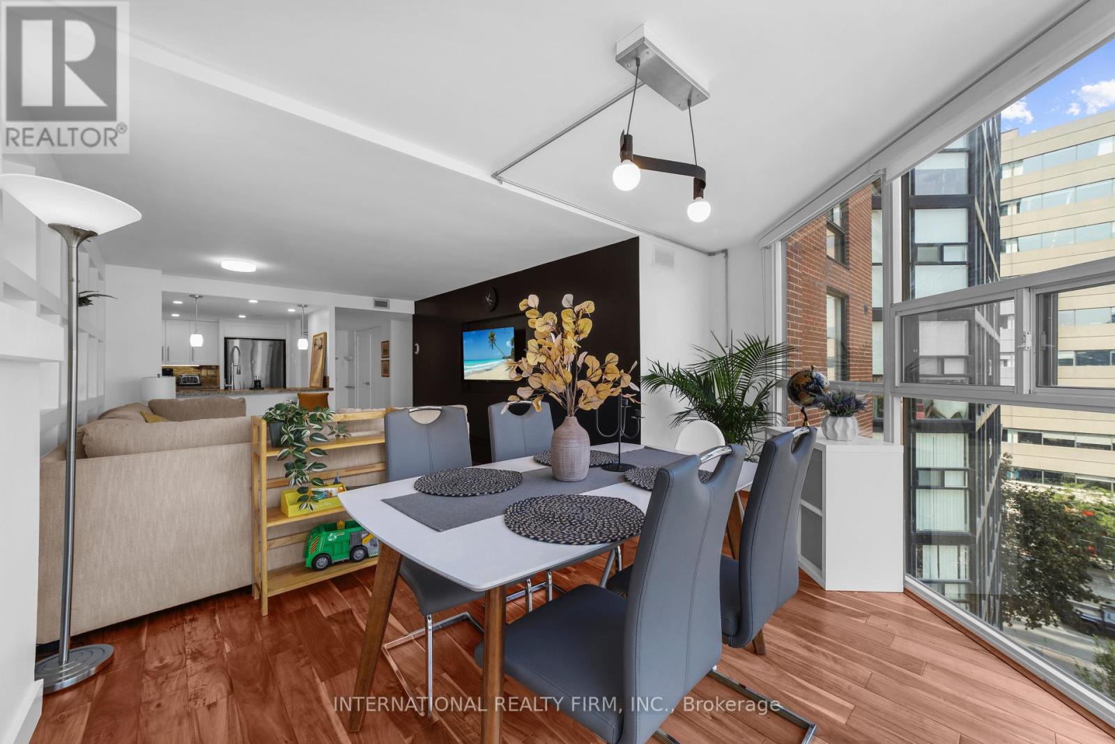 Photo 8 of 713 701 King Street W, Toronto ON