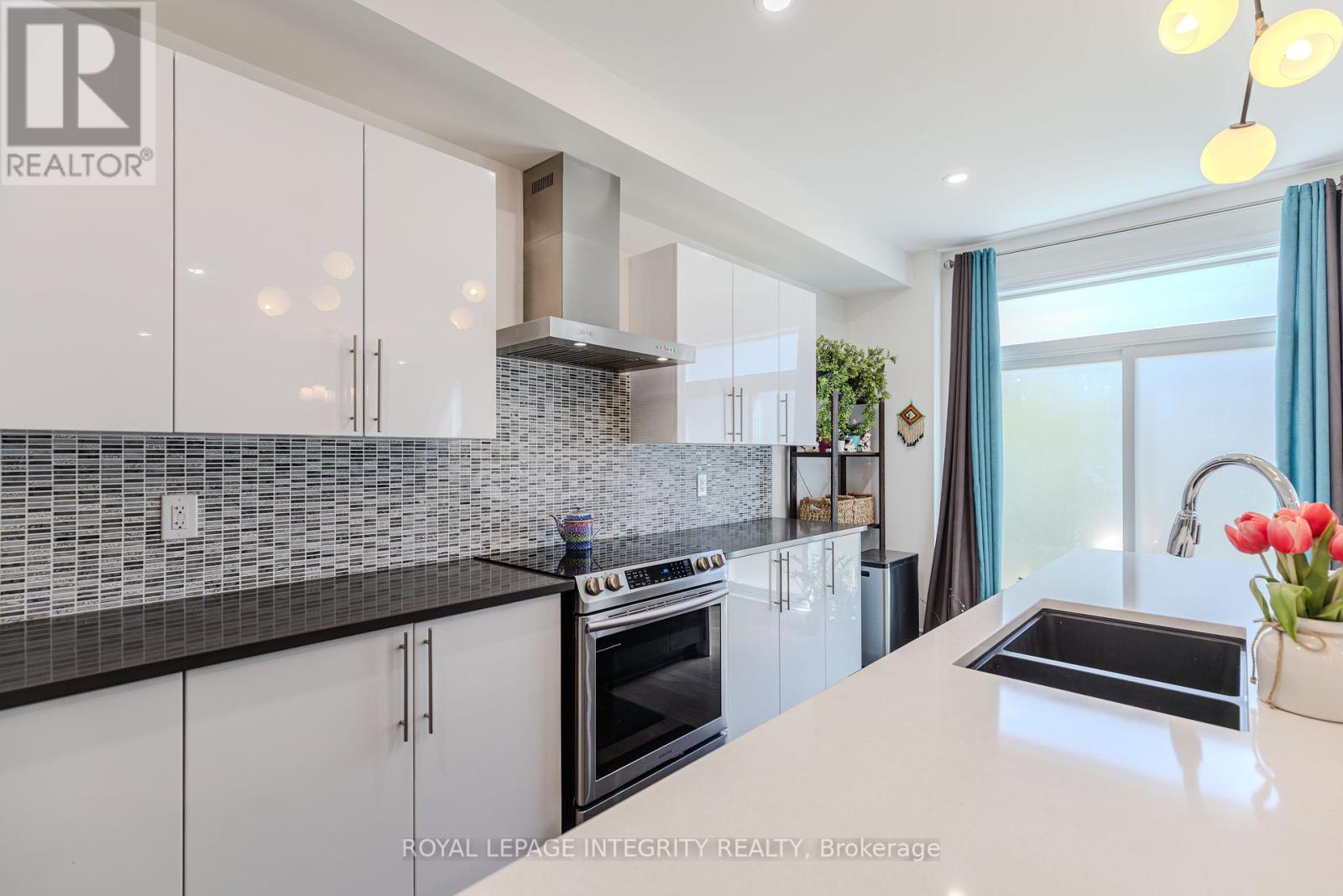 Photo 13 of 772 Samantha Eastop Avenue, Ottawa ON