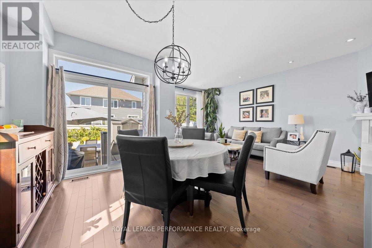 Photo 10 of 416 Rochefort Circle, Ottawa ON