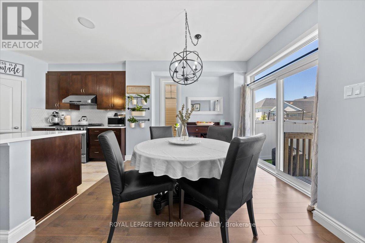 Photo 11 of 416 Rochefort Circle, Ottawa ON