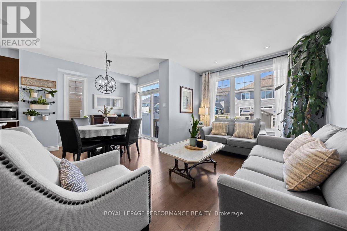Photo 13 of 416 Rochefort Circle, Ottawa ON