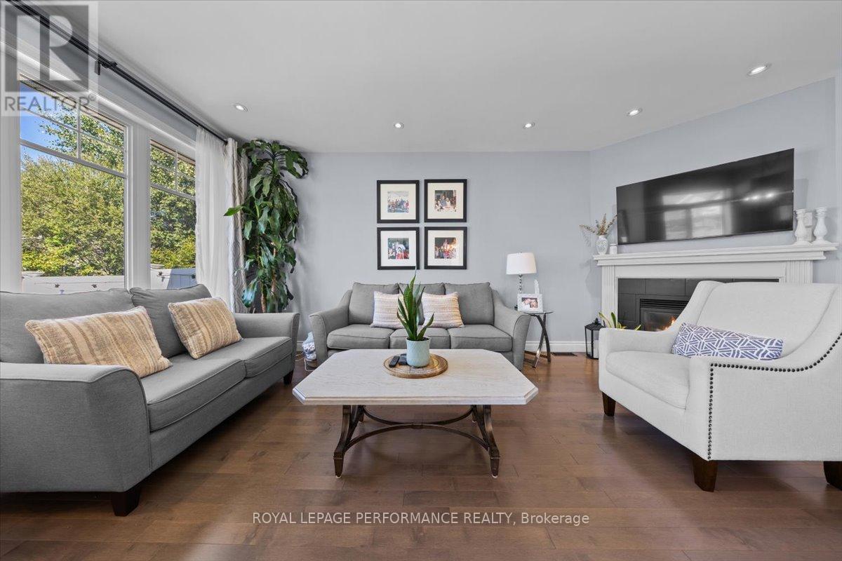 Photo 16 of 416 Rochefort Circle, Ottawa ON