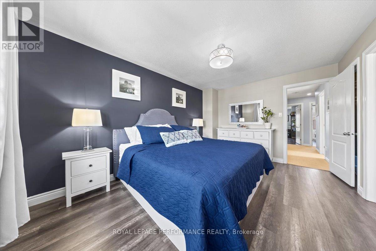 Photo 18 of 416 Rochefort Circle, Ottawa ON