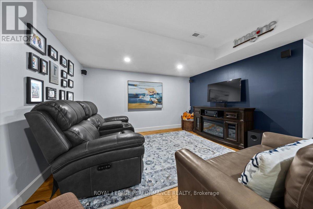 Photo 28 of 416 Rochefort Circle, Ottawa ON