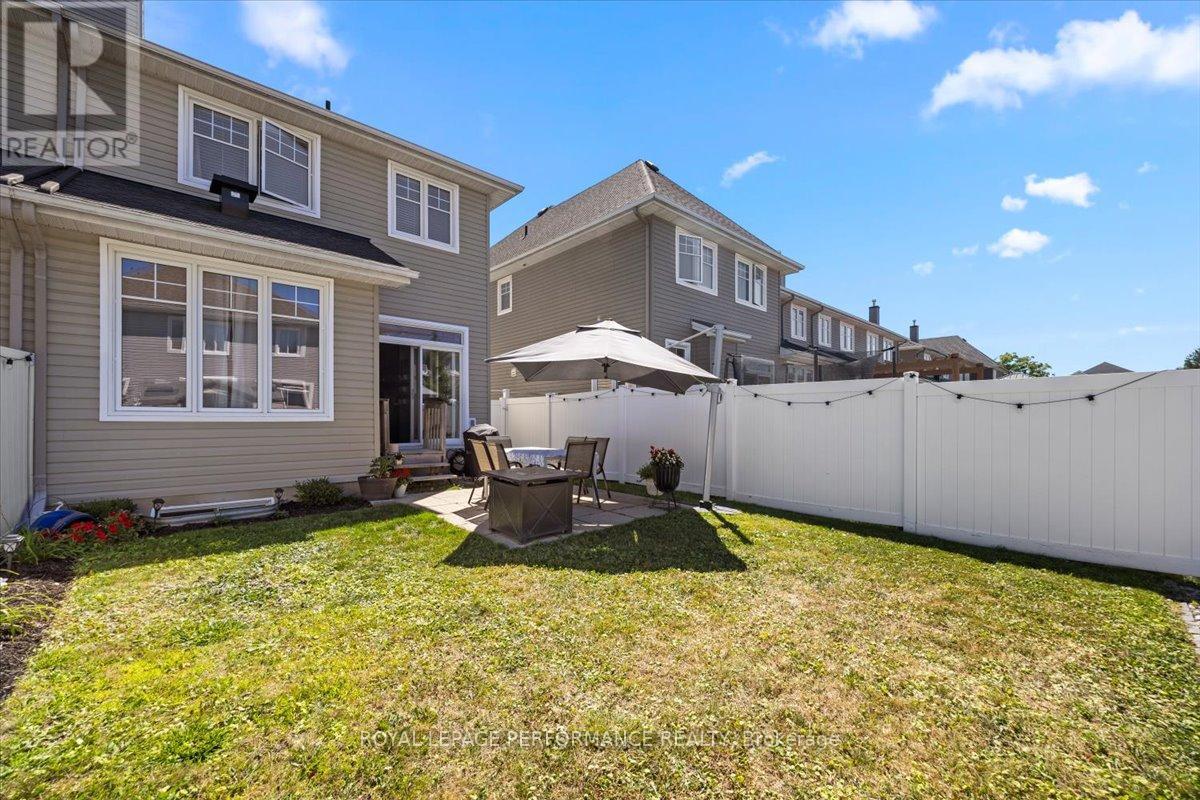 Photo 31 of 416 Rochefort Circle, Ottawa ON