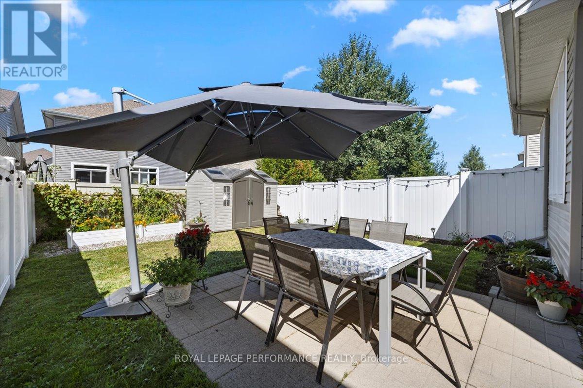 Photo 33 of 416 Rochefort Circle, Ottawa ON