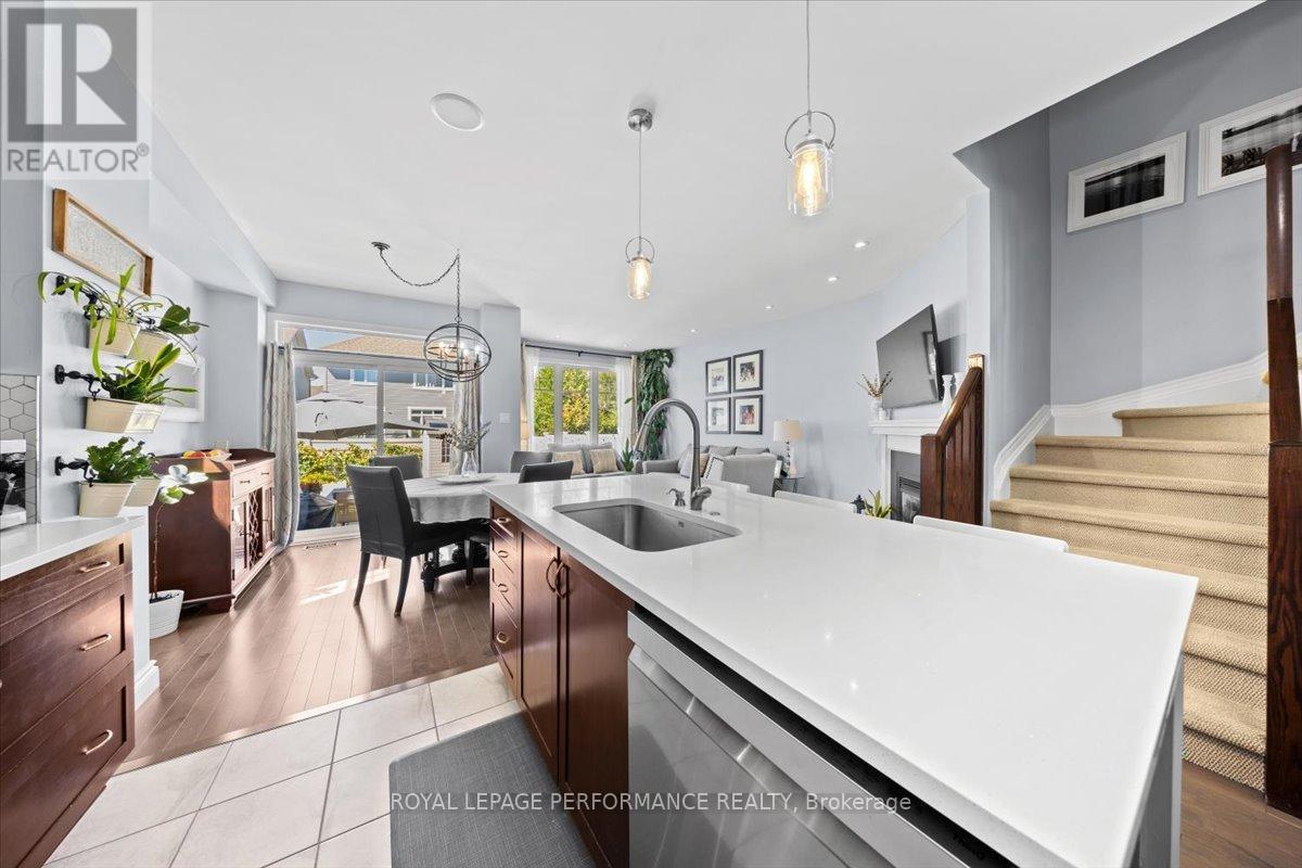 Photo 9 of 416 Rochefort Circle, Ottawa ON