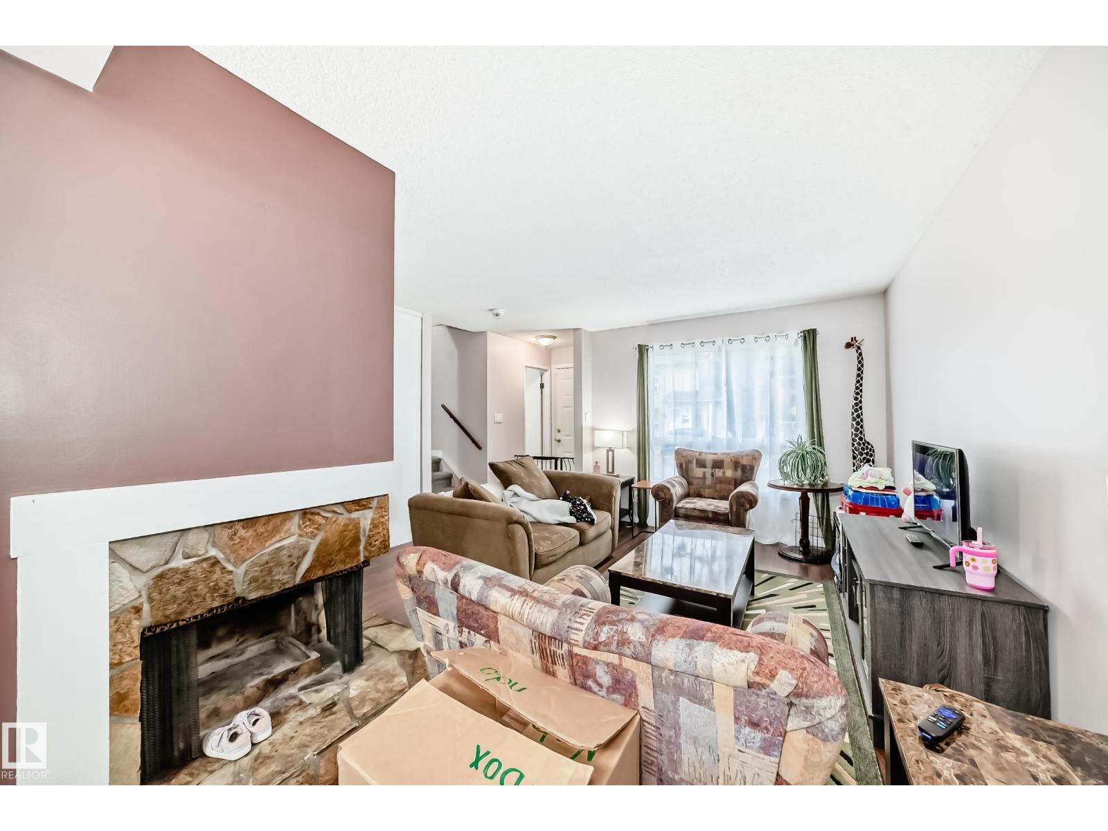 Photo 12 of 24 1651 46 St Nw, Edmonton AB