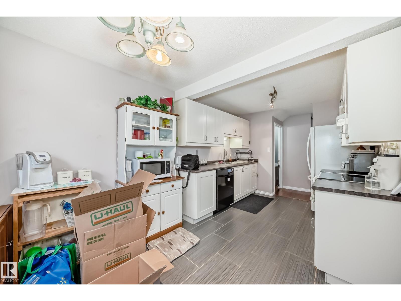 Photo 9 of 24 1651 46 St Nw, Edmonton AB