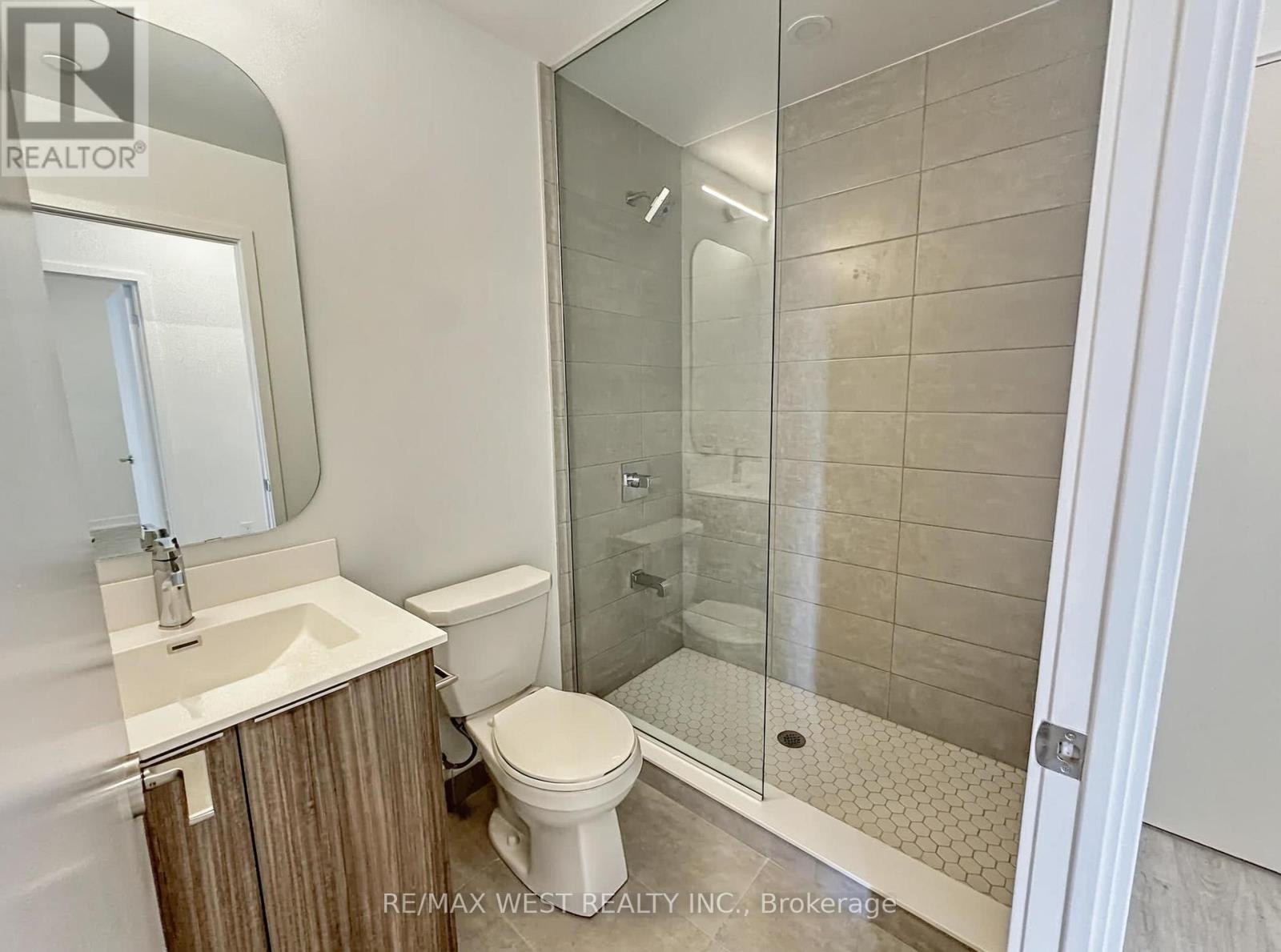 Photo 5 of 1024 15 Richardson Street E, Toronto ON