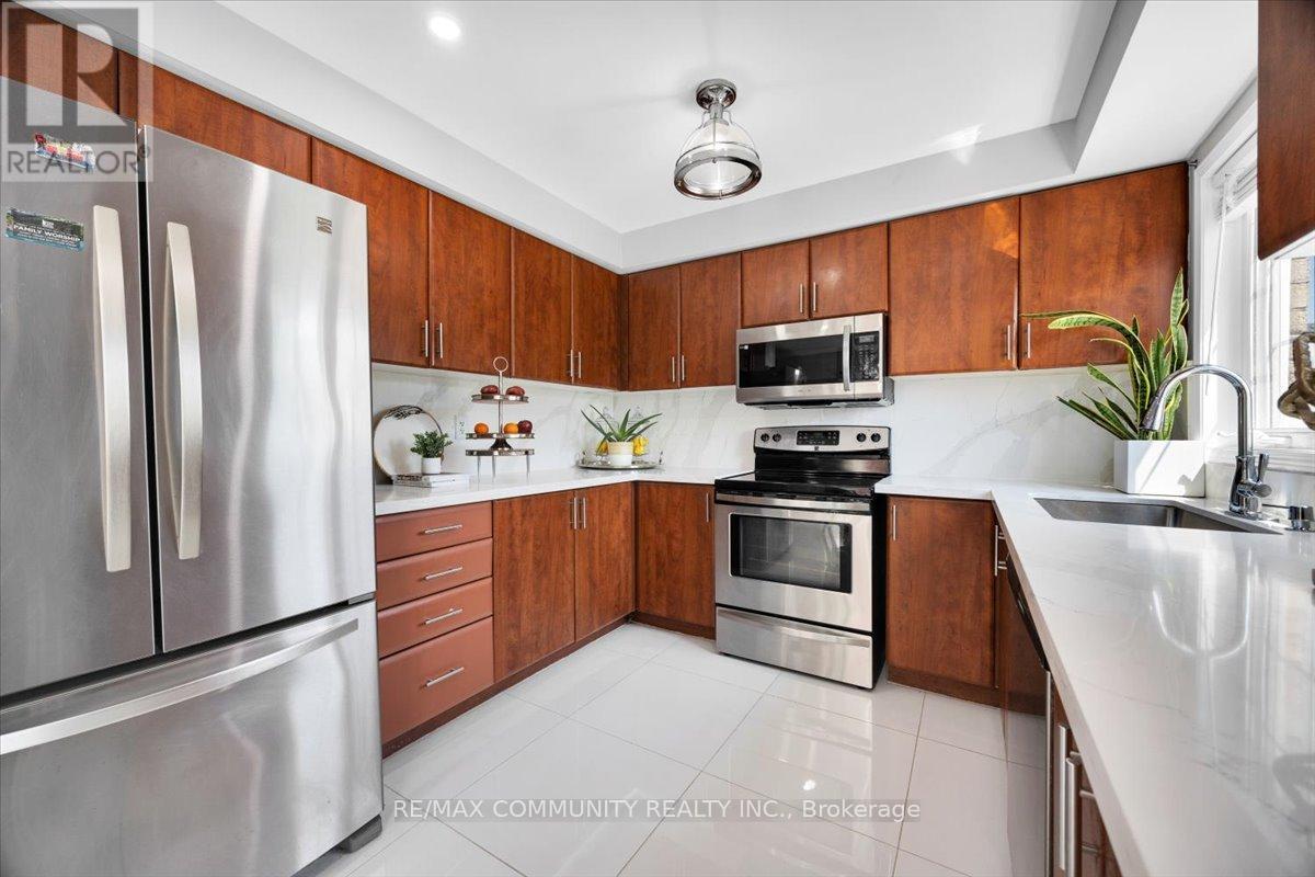 Photo 23 of 106 Barnham Street, Ajax ON
