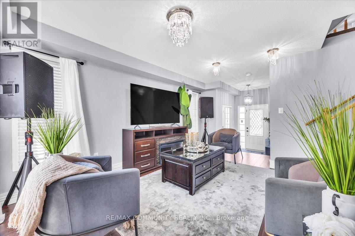 Photo 9 of 106 Barnham Street, Ajax ON