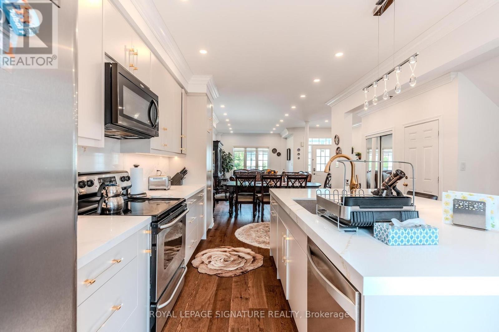 Photo 12 of Main Upper 77 Wheelwright Drive, Richmond Hill ON