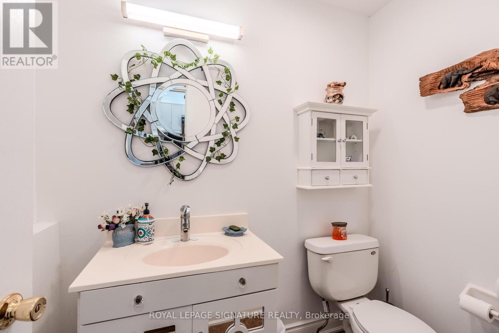 Photo 17 of Main Upper 77 Wheelwright Drive, Richmond Hill ON