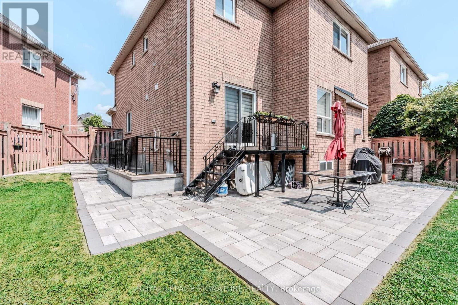 Photo 28 of Main Upper 77 Wheelwright Drive, Richmond Hill ON