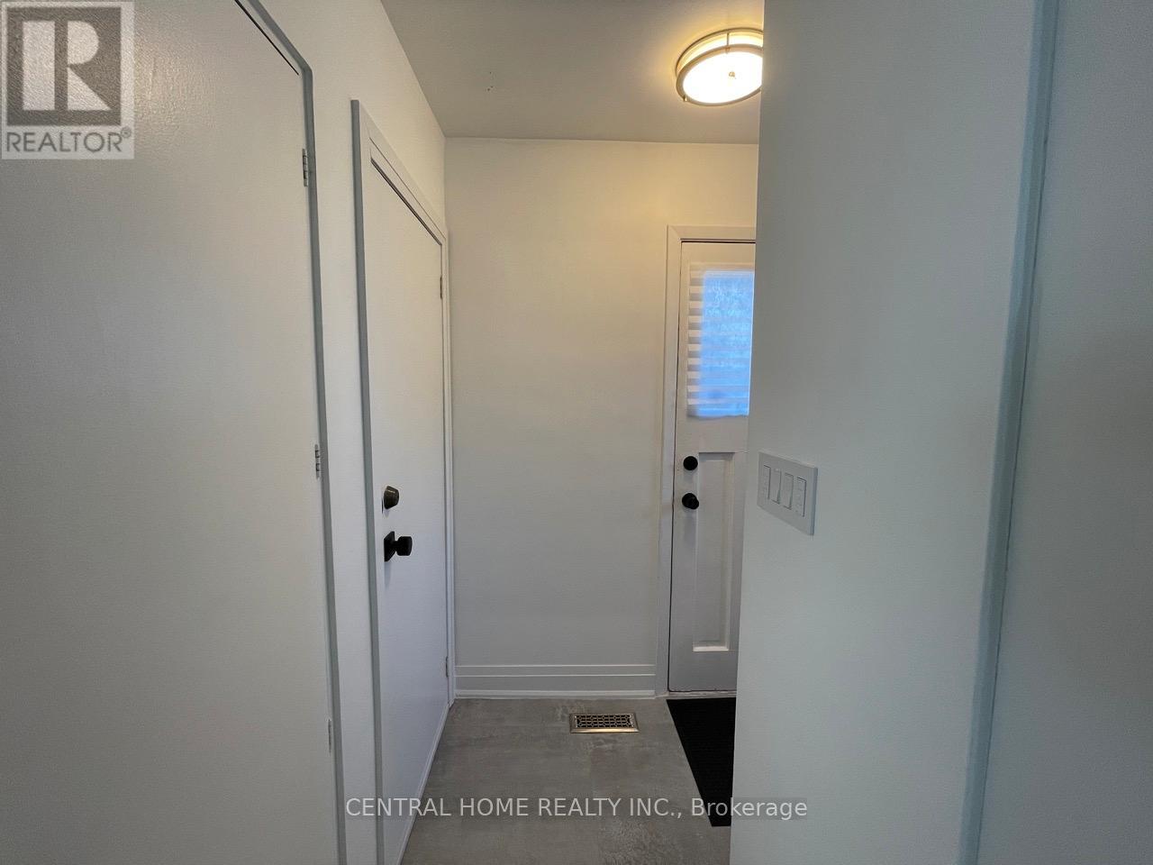 Photo 12 of 755 Botany Hill Crescent, Newmarket ON