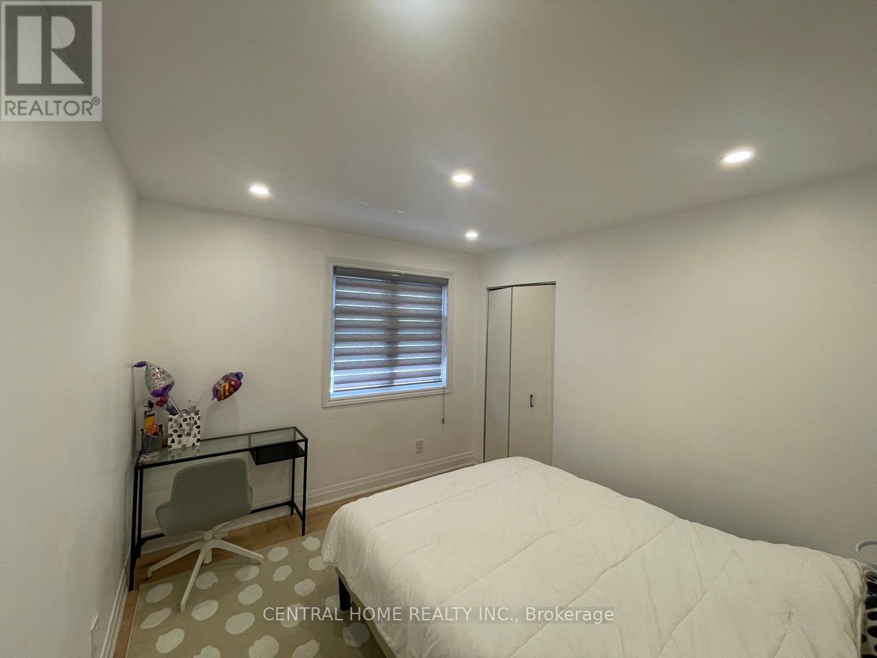 Photo 28 of 755 Botany Hill Crescent, Newmarket ON
