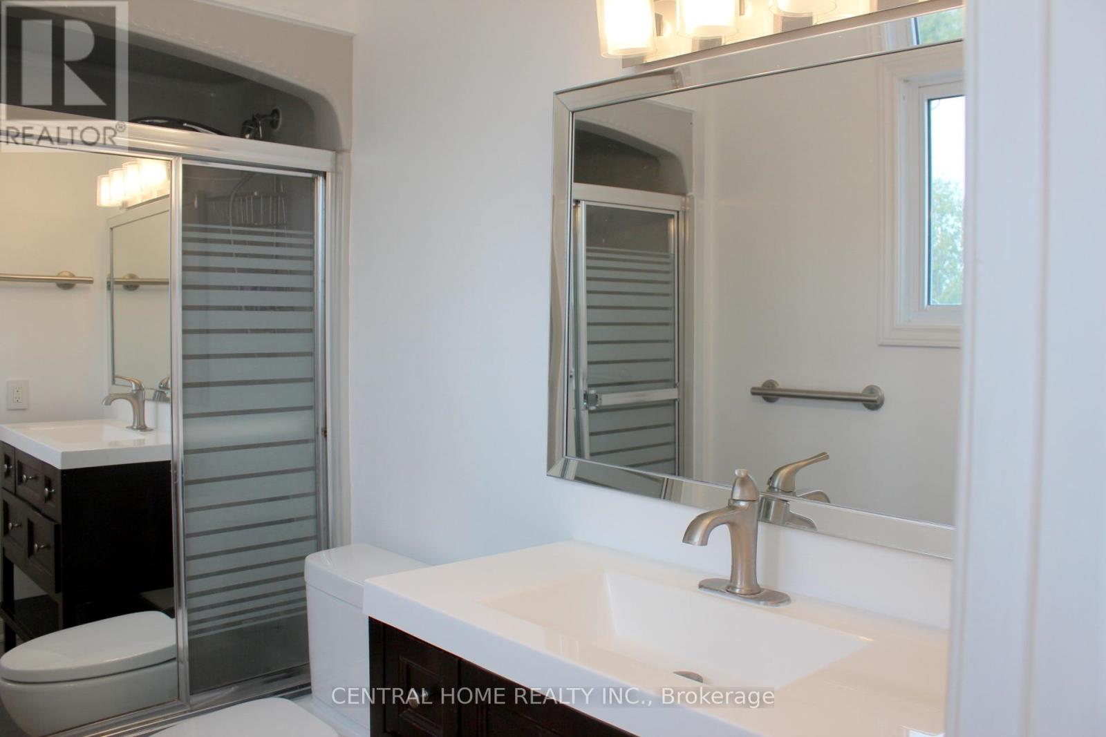 Photo 29 of 755 Botany Hill Crescent, Newmarket ON